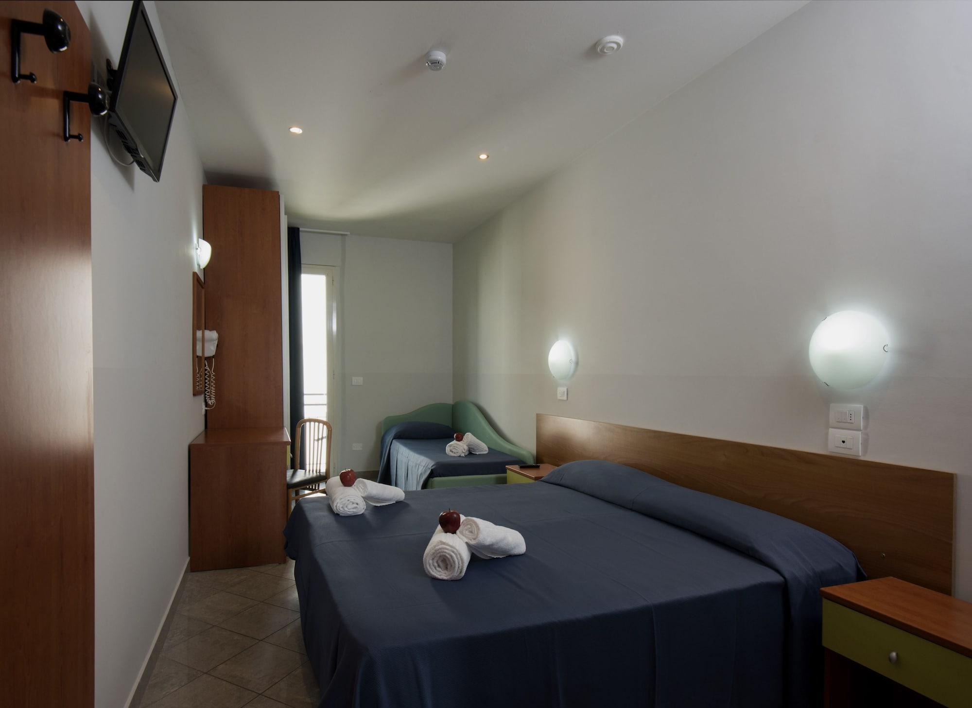 Hotel Scarlet Римини Экстерьер фото