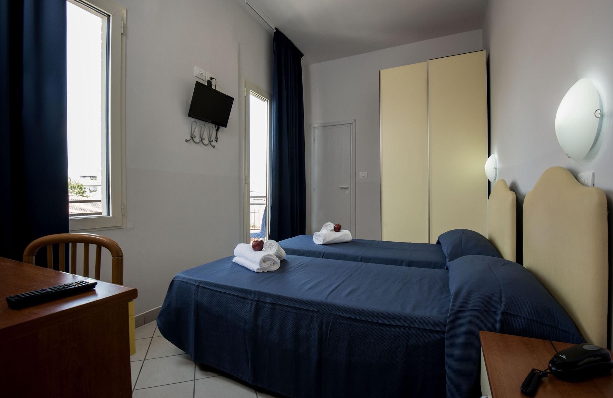 Hotel Scarlet Римини Экстерьер фото