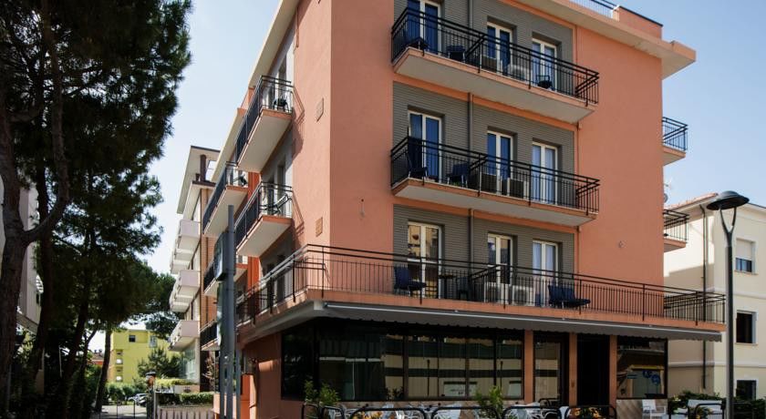 Hotel Scarlet Римини Экстерьер фото